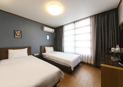 Lighthouse Beach Motel Sokcho Exterior photo